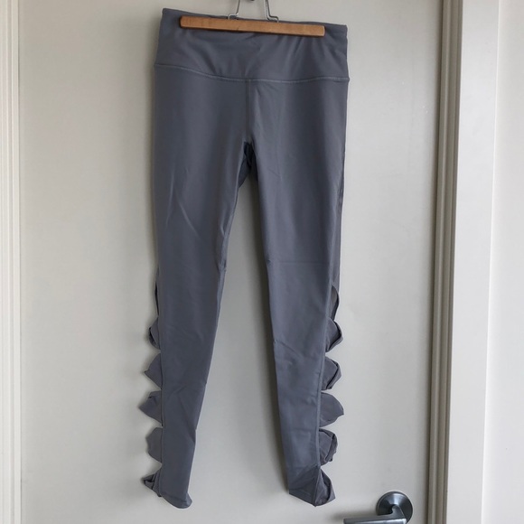 Victoria’s Secret sport leggings - Picture 2 of 4